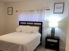 Luxurious 2-Bedroom with Pool